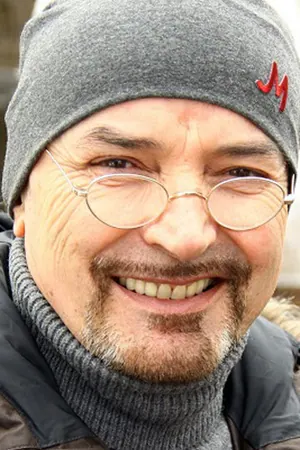 Мавлодод Фаросатшоев — Художник: портрет